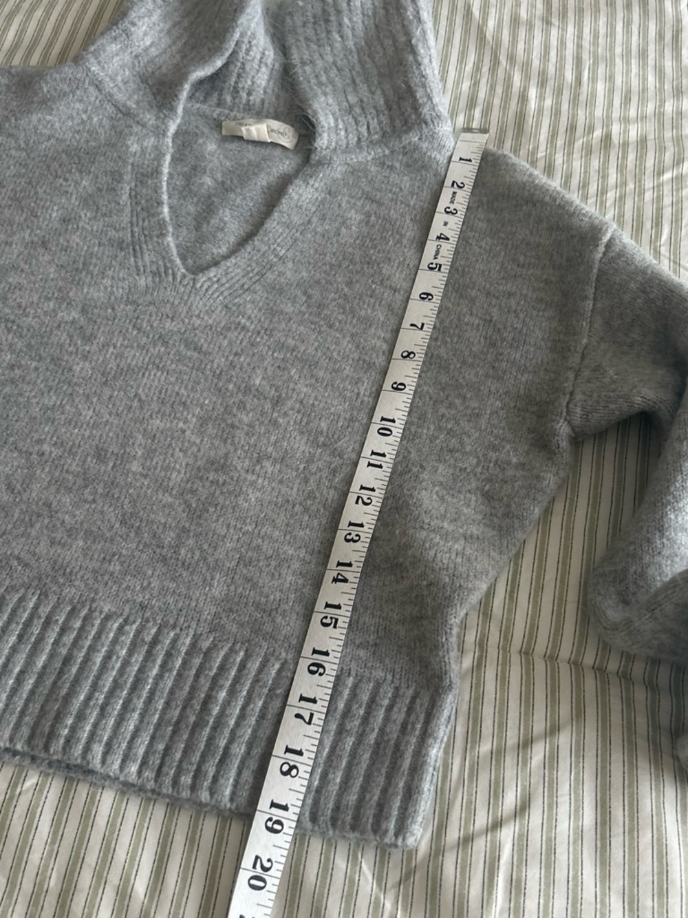 Like New Treasure & Bond Light Gray V-Neck Collared Knit Sweater - Picture 7 of 7